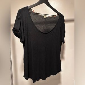 Burberry Check T Shirt
Women’s size Large
